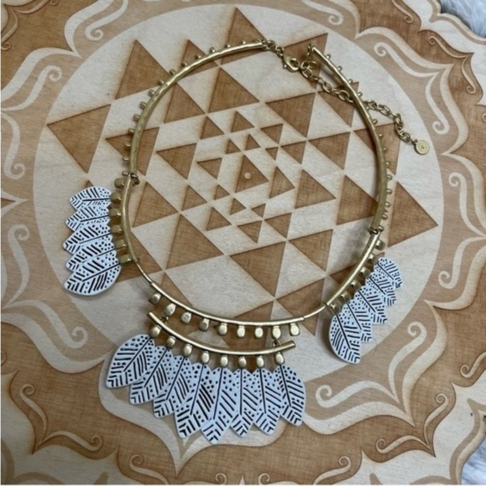 :: Stella & Dot | Gorgeous Retired Versatile Asher Statement Necklace - Picture 9 of 10